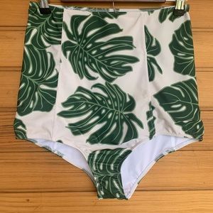 Kortni Jeane sz L Swim Bottoms